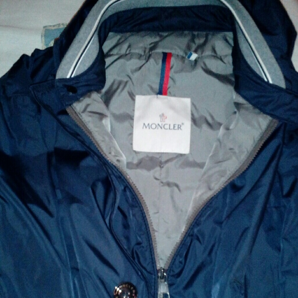 Moncler - Picture 2 of 4